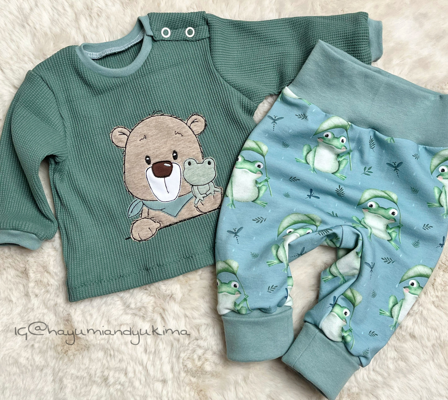 Pulli „Bär“ mit Pumphose Gr. 62/68