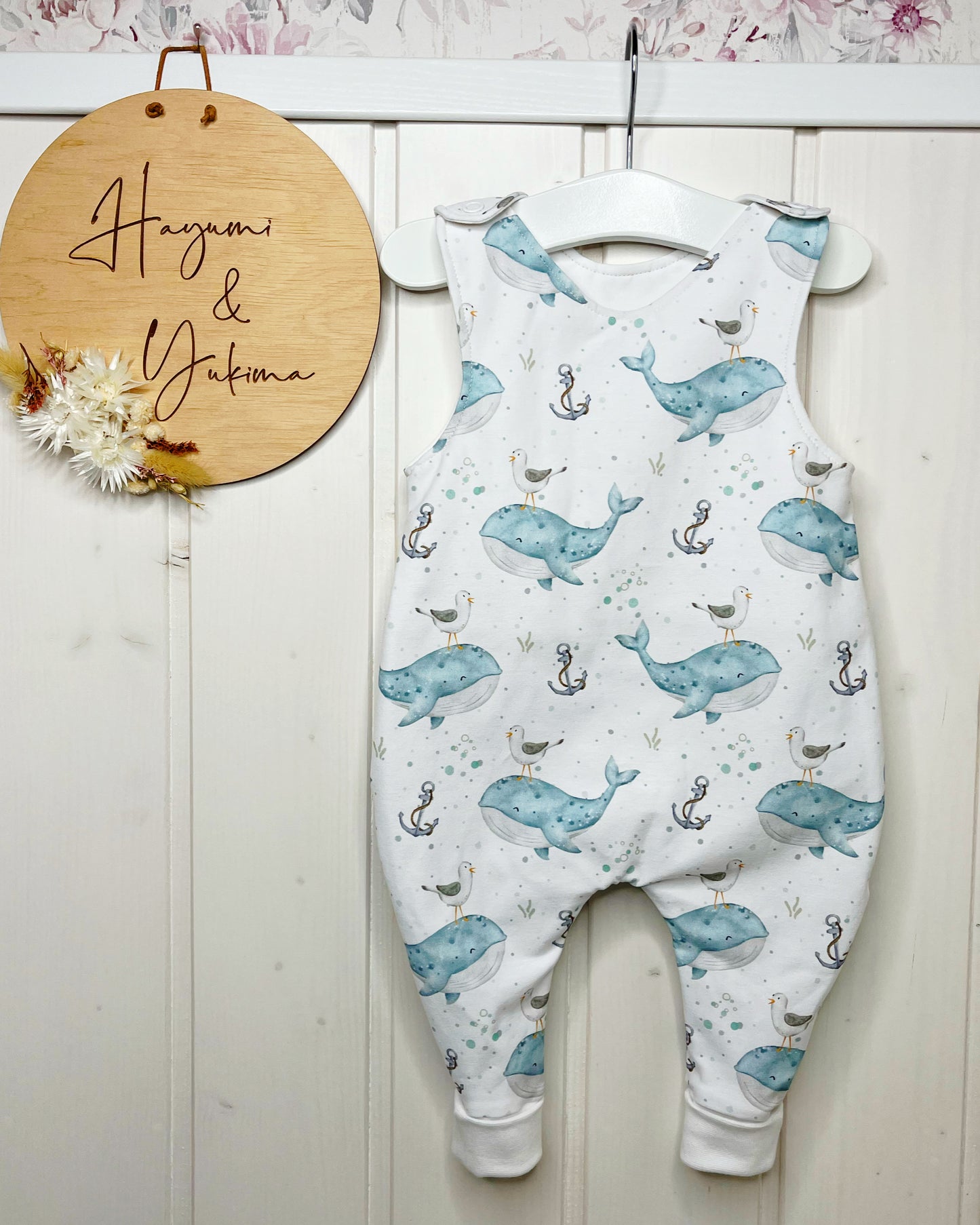 [012] VORBESTELLUNG Eigenproduktion Wale weiß 0,5m